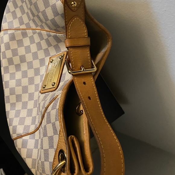 Louis Vuitton Galleria PM - Picture 3 of 16
